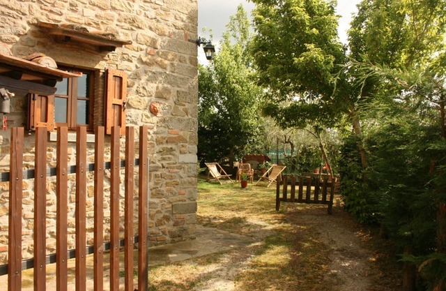 Precioso apartamento para 4 personas con TV y aparcamiento, cerca de Cortona