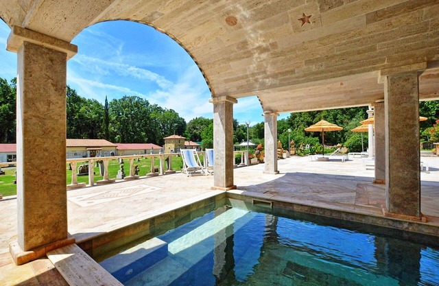 Acogedor apartamento para 8 personas con piscina y aparcamiento