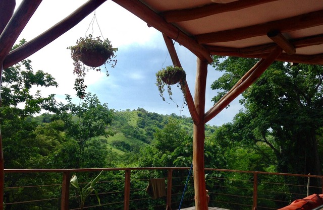 Hermosa casa de la selva, a poca distancia de la playa y la ciudad