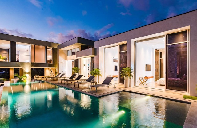 ¡NUEVO! Espectacular escapada a la ladera, piscina infinita, conserje de servicio completo