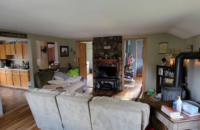 Beautiful Keweenaw Country Cottage! Located in Upper Peninsula MI! Fenced yard!