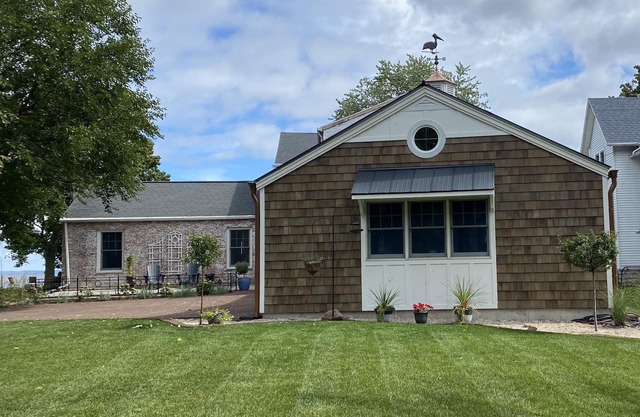 Hermoso lago casa cerca del parque Menominee en el lago Winnebago