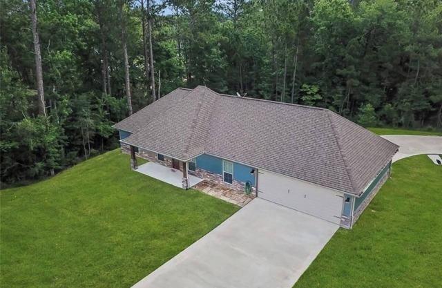 Beautiful lake home just minutes from Sam Rayburn, in Rayburn Country!