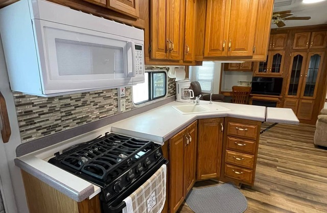 semana de la carrera abierta Hermosa pequeña casa por sólo $ 249 Semana!