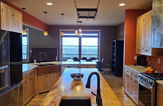 Beautiful Lake Michigan sunset view home between Leland & Northport, dogs ok!