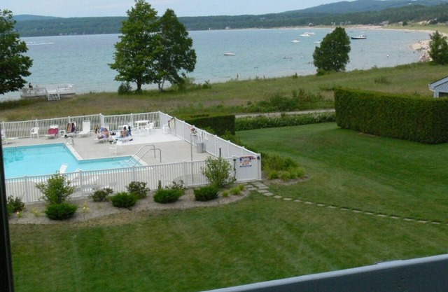 Hermoso lago Michigan Condo en Little Traverse Bay Petoskey
