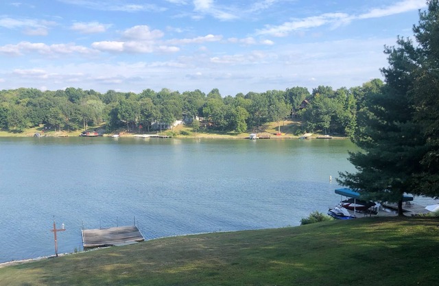 Beautiful Lakefront Authentic Log Cabin