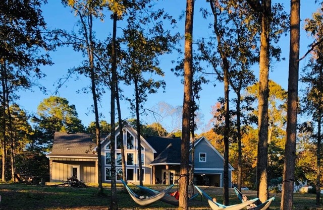 BEAUTIFUL LAKEFRONT HOME ON TOLEDO BEND WITH DOCK! HIGH-SPEED WI-FI!