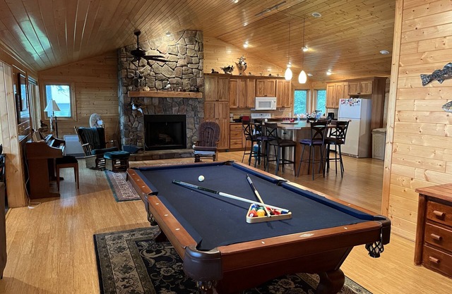 Beautiful Lakefront Property with Guesthouse