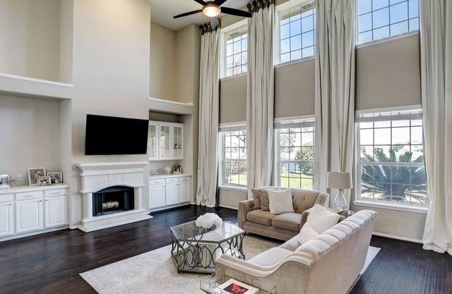 Beautiful Lakeside Estate w/ high quality amenities.