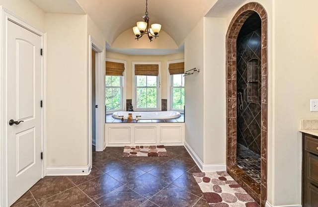 Beautiful large 5 bedroom house with basement