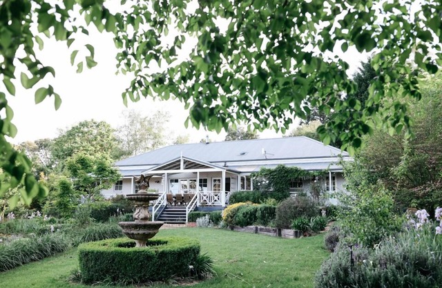 Hermosa casa grande y enorme jardín en el corazón de Trentham