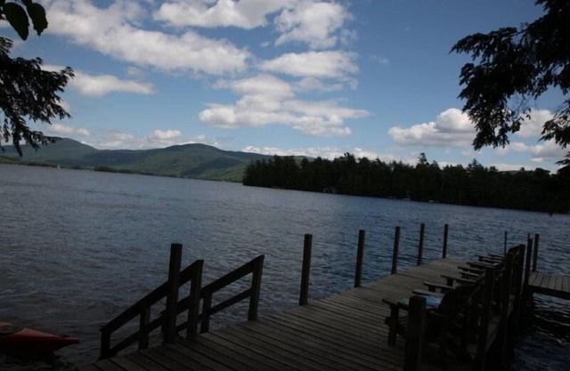 Hermosa casa grande frente al lago en el lago George