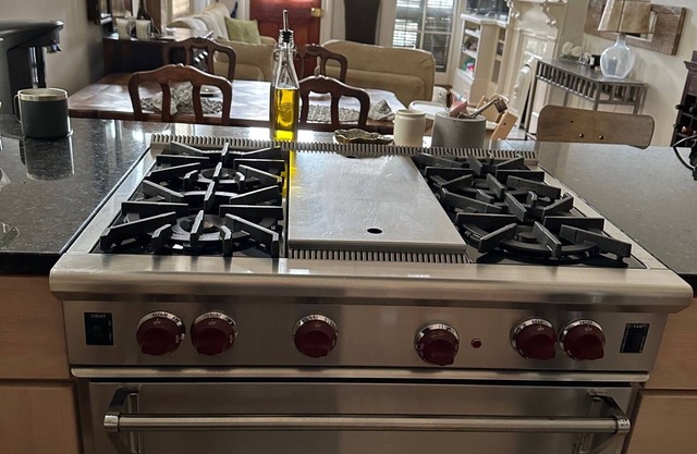 Beautiful large one bedroom - best uptown location