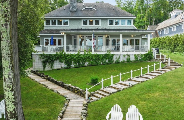 Beautiful Large Walloon Home on the desired West Arm