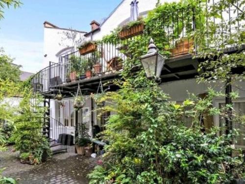 Beautiful Loft Home in Whitechapel Pass The Keys