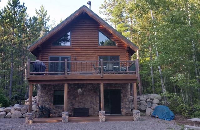 Log Cabin hermosa en el lago remoto, con acceso limitado Pública.