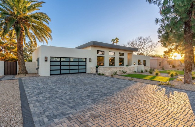 Beautiful, Luxurious Scottsdale Home, Pool, Pickleball, & More!