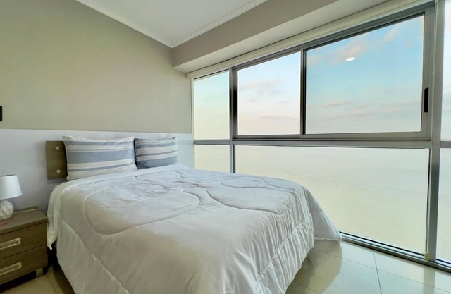 Hermosa Suite de Lujo Vista al Río Guayas en Puerto Santa Ana, Guayaquil
