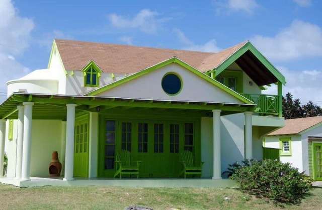 Beautiful luxury two bedroom seaside cottage at The Crane