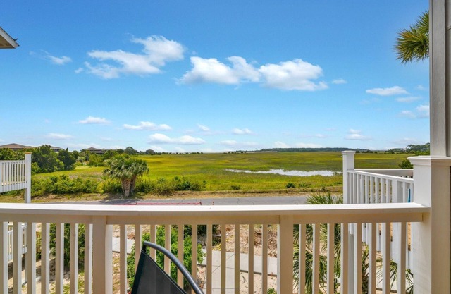 Beautiful Marsh View, Newly Renovated with New Furniture!