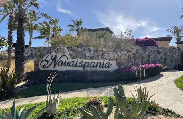 Beautiful Mexican villa at Cabo San Lucas for large group getaway. Sleeps 12.