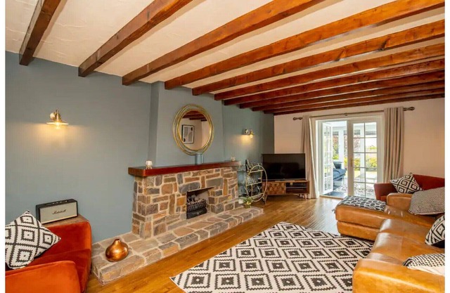 Beautiful modern and spacious 4 bedroom country house