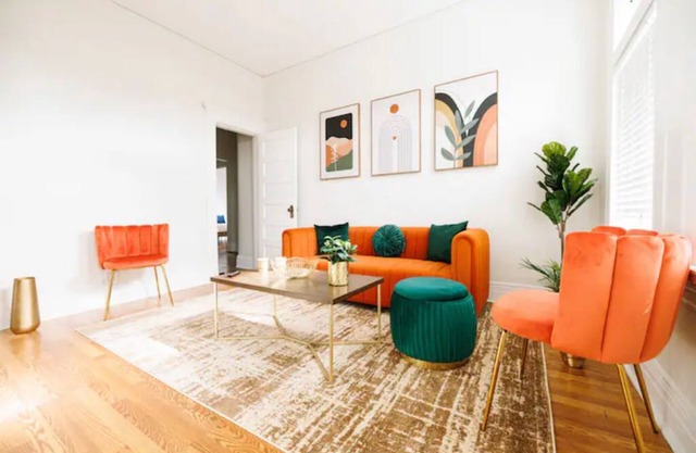 Beautiful Modern Downtown Apartment
