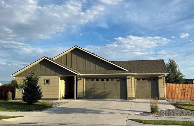Beautiful Montana home with panoramic mountain views