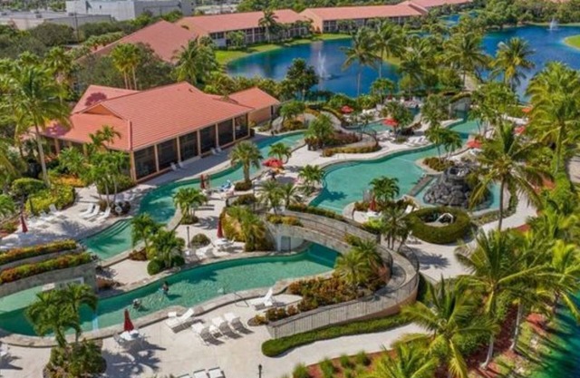 Beautiful Naples FL Condo w/ Lazy River, Minutes to Marco Island/Naples Beaches