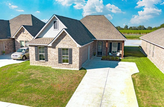 Beautiful New 3 Bed 2 Bath