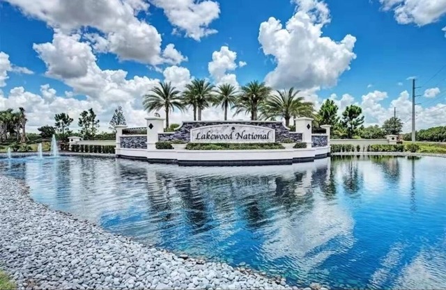 HERMOSO nuevo condominio en Lakewood National Golf and Country Club