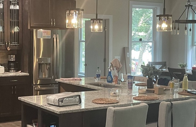 Beautiful New Gunn Lake Home