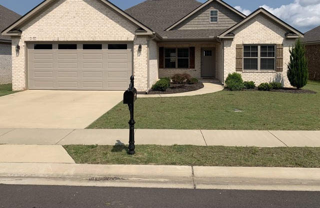 Beautiful New Home close to University of Alabama!