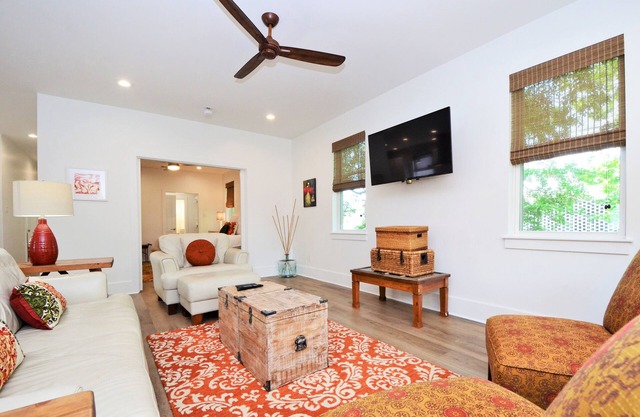 BEAUTIFUL NEW MONTHLY RESIDENCE HISTORIC NEIGHBORHOOD
