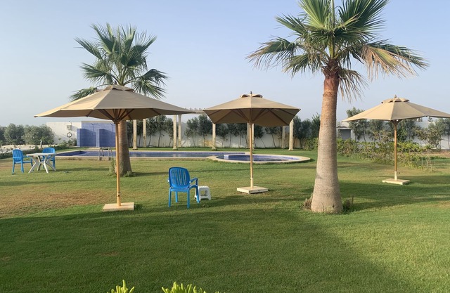 Hermoso apartamento nuevo S + 2 bien amueblado con vistas a la piscina y a la montaña
