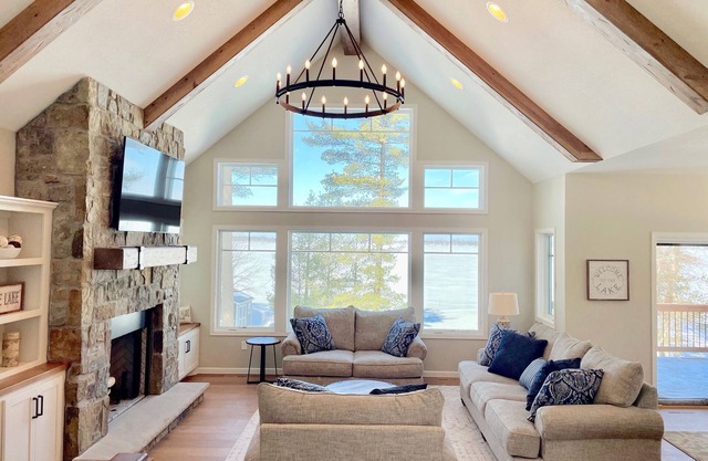 Beautiful NEW waterfront lake home on Gull Lake Chain - Round Lake