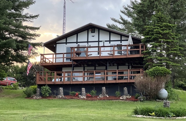 Hermosa casa recién remodelada en Long Lake