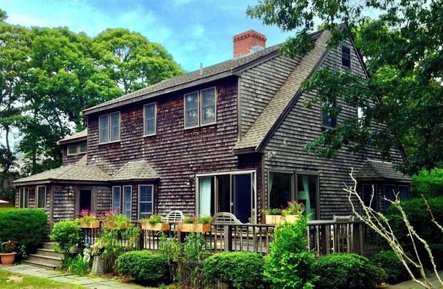Beautiful Oak Bluffs Getaway
