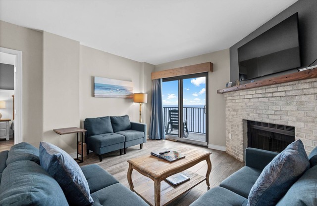 BEAUTIFUL OCEANFRONT PENTHOUSE.
