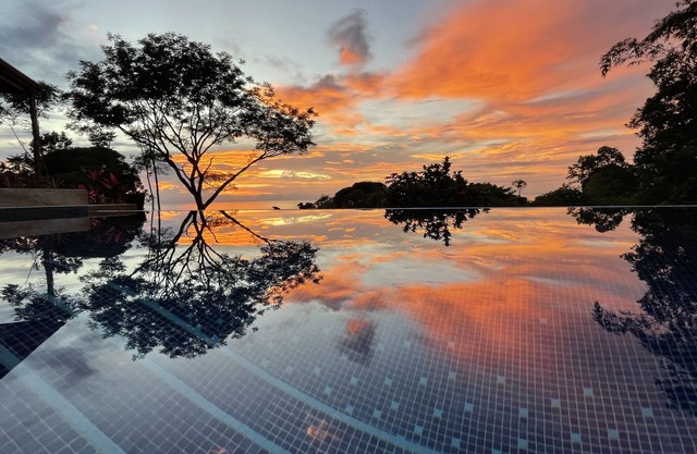 Beautiful Ocean Views, 15 minutes to the beach, Luxury Spanish Villa.