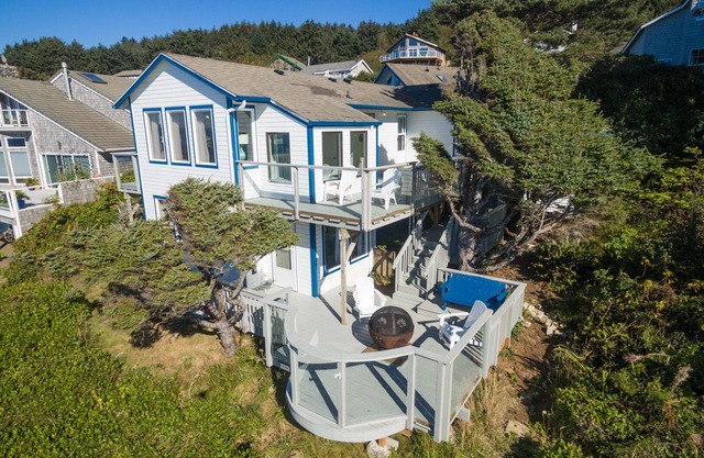 Increíble casa frente al mar ubicada en Neskowin con una gran vista del Pacífico