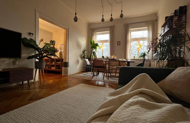 Beautiful old apartment in the heart of Munich