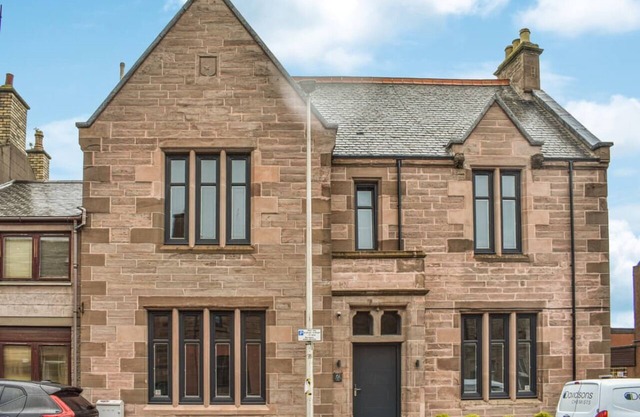 Beautiful One Bedroom Apartment with additional Sofa Bed, Arbroath centre.