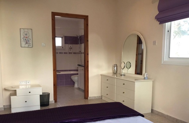 Hermoso apartamento de planta abierta a menos de 5 minutos de la playa.