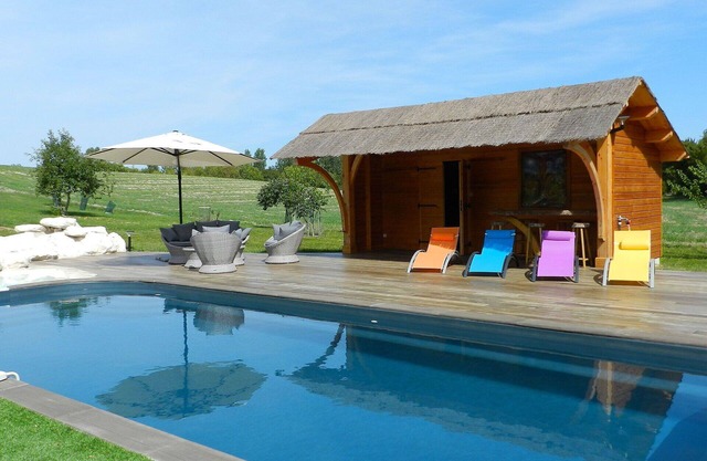 Casa de vacaciones privada con WIFI, piscina privada, TV, terraza, mascotas permitida, aparcamiento