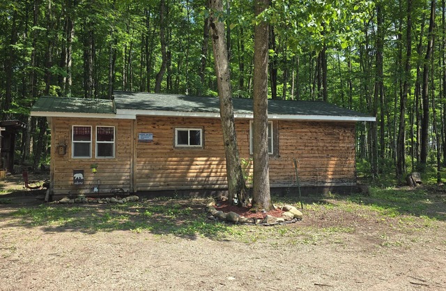 Beautiful, Peaceful cabin off trail 33, on 292 acres.