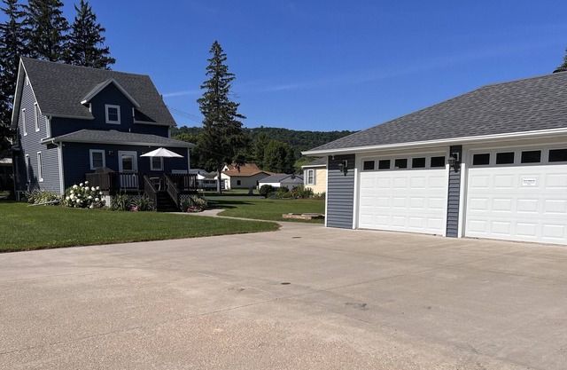 Beautiful, peaceful and cozy 3 bedroom home in Coon Valley near LaCrosse, Westby
