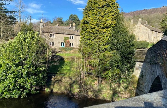 Beautiful Peak District Cottage with Hot Tub
