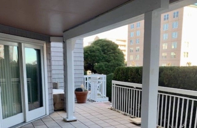 Beautiful Poolside Condo located across the street from the beach!